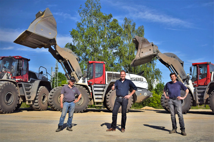 THREE LIEBHERR L 586 XPOWER® WHEEL LOADERS FOR BTB GROUP BERLIN